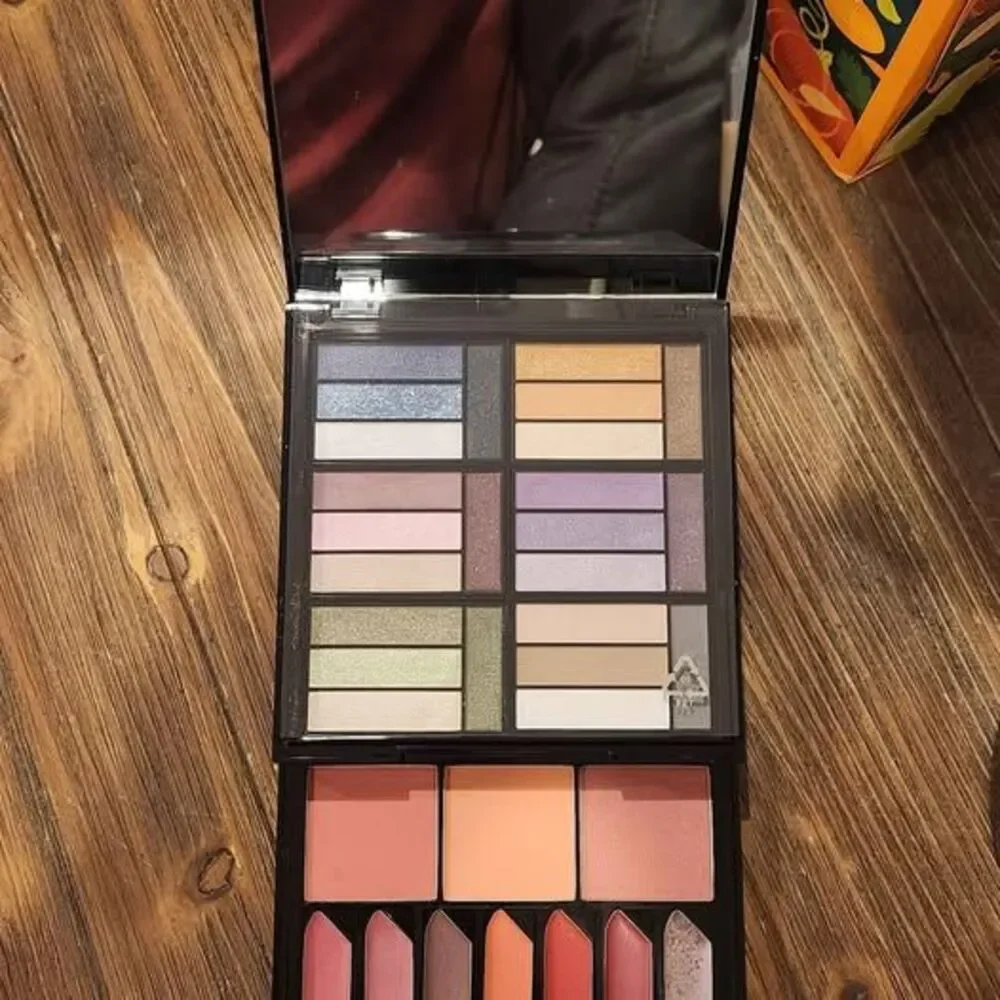 Malibu Glitz Makeup Base Max Color
